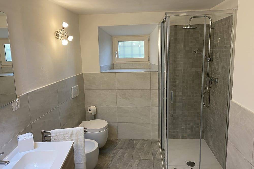 Peaceful farmhouse with private pool, amazing mountain views, Boules , Wifi in Castiglione di Garfagnana, Garfagnana