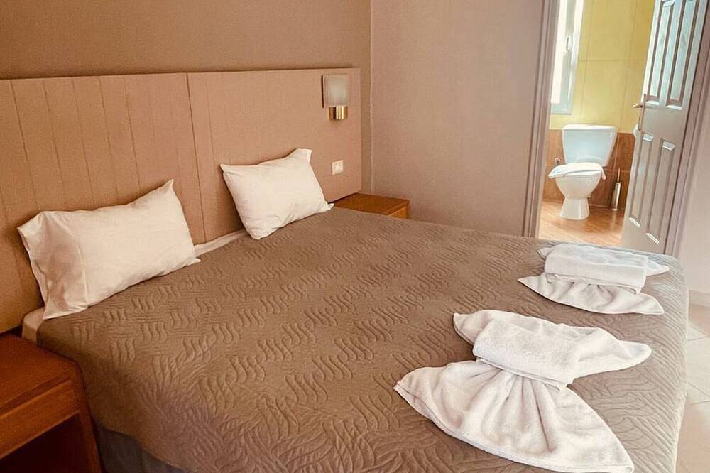 Nord Star Villa - 5meters to beach. Sleeps 7. in Platanias, Chania und Umgebung
