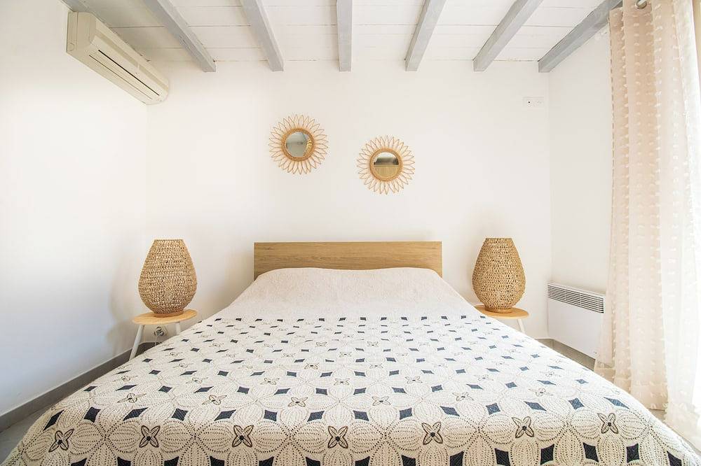 Appartement entier, Mazet provençal jardin piscine parking privé fermé in Fontvieille, Région d'Arles