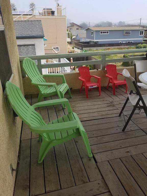 Beach house for 8 people, with balcony in California