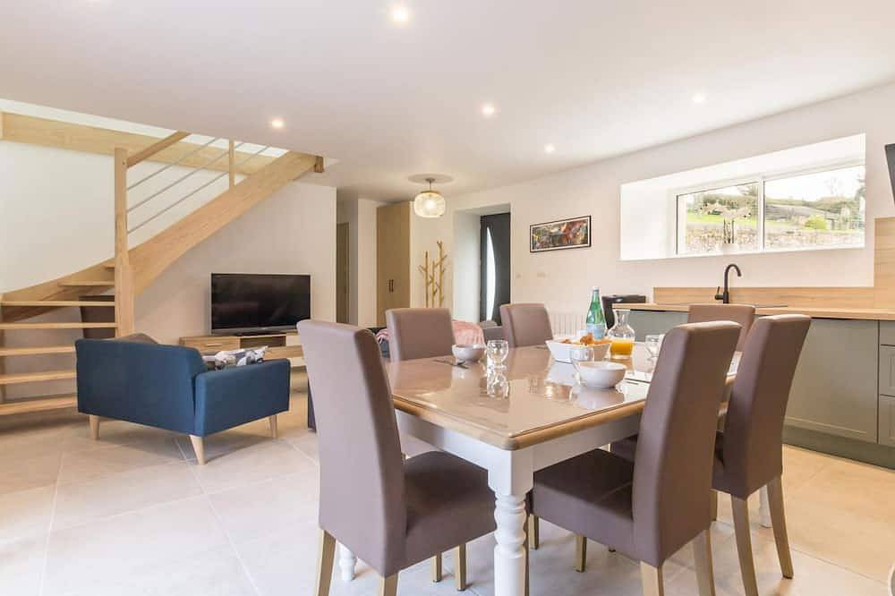 Gîte chaleureux proche de la plage avec jardin et animaux admis in Siouville-Hague, Côte de la Déroute