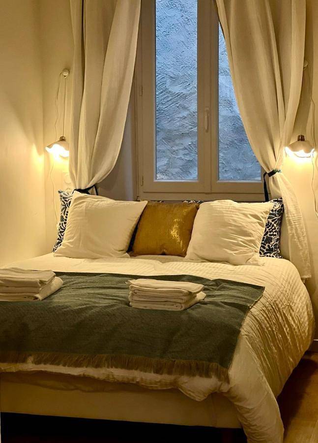 Appartement entier, One-Bedroom Apartment in Arbois (homonymie), Jura Francais