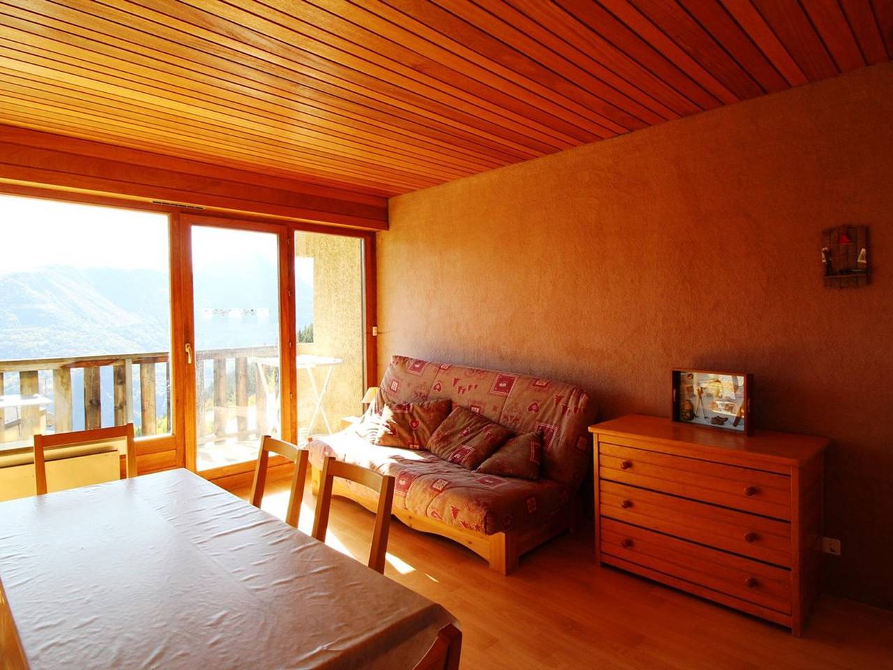 Apartamento entero, Estudio cabina renovado a pie de pistas, 6 pers, cerca de servicios in Auris, Parque Nacional de los Ecrins