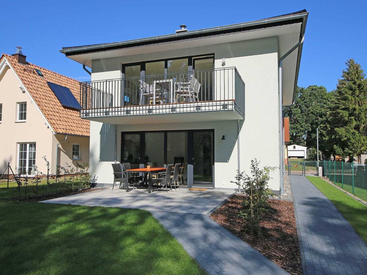 Ganze Ferienwohnung, Mr: Ferienhaus Igelbau mit 2 komfortablen Ferienwohnungen - Ferienhaus Igelbau Whg. 01 mit Terrasse in Baabe, Rügen