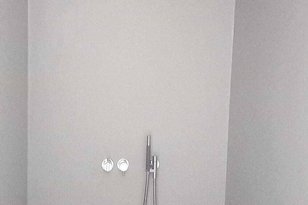 Ganze Wohnung, Minimalistisches Ferienapartment in der Oberpfalz in Neunburg vorm Wald, Naturpark Oberpfälzer Wald