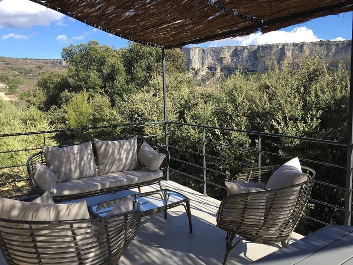 Gîte pour 4 personnes, avec piscine ainsi que terrasse et jardin