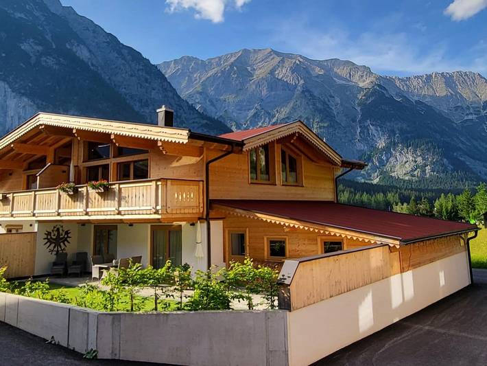 Hütte für 2 Personen, mit Balkon und Sauna in Leutasch