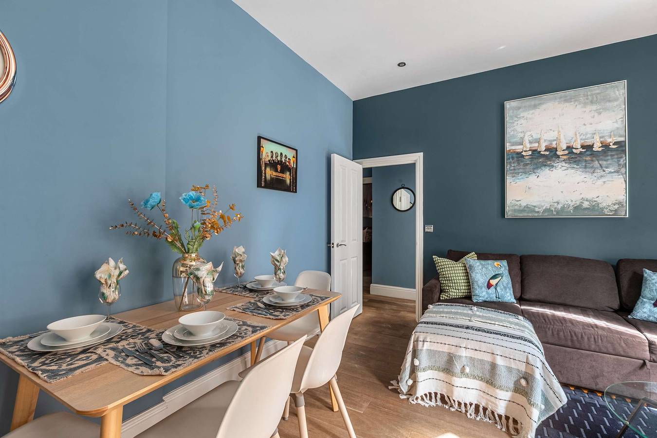 Entire apartment, The Lanes Comfy Condo Walk to Beach King Bed in Brighton, Sussex