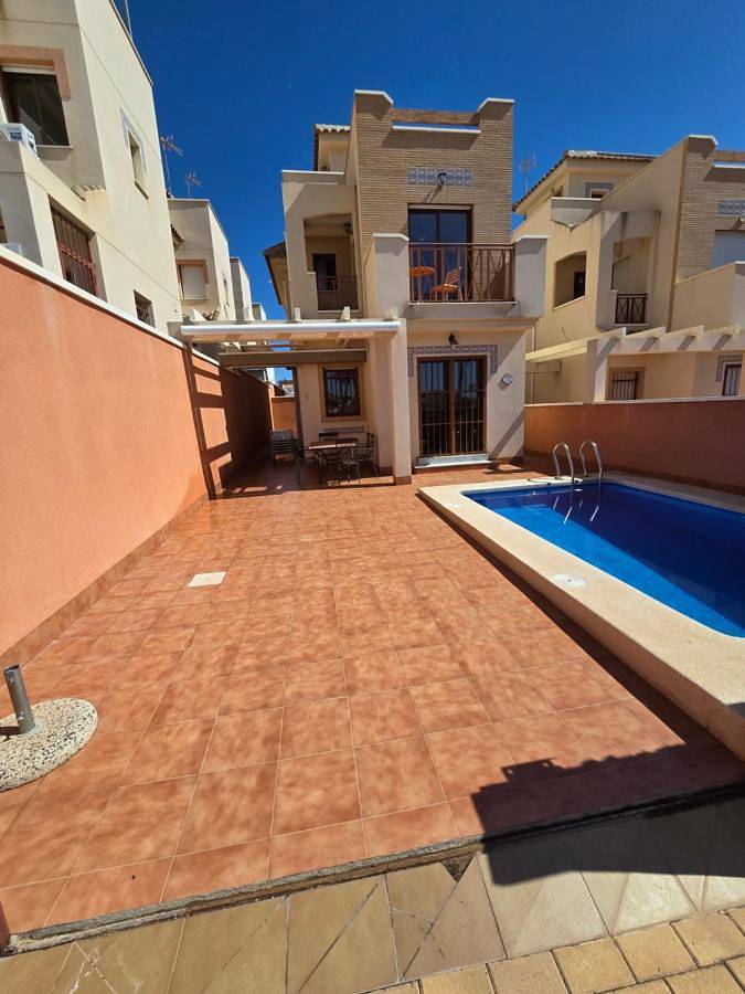 Casa rural para 6 personas, con Balcón y Terraza además de Jardín y Piscina en Mazarrón