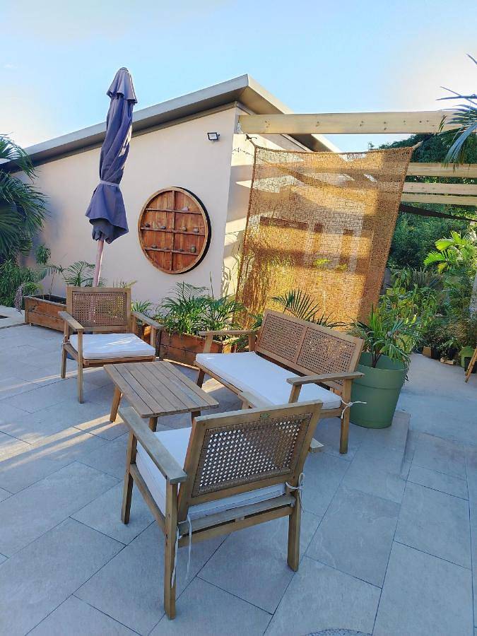 Maison d’hôte pour 2 personnes, avec piscine et terrasse ainsi que jardin et jacuzzi sur l' Île de la Réunion - 2