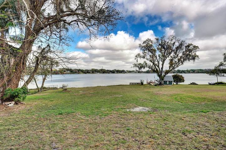 Vacation house for 10 people, with yard and terrace in Orlando