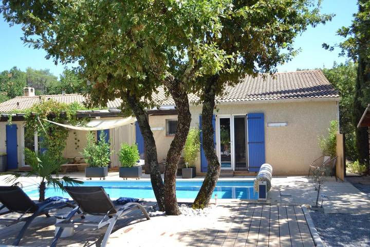 Chambre d’hôte pour 2 personnes, avec Terrasse ainsi que Jardin et Piscine