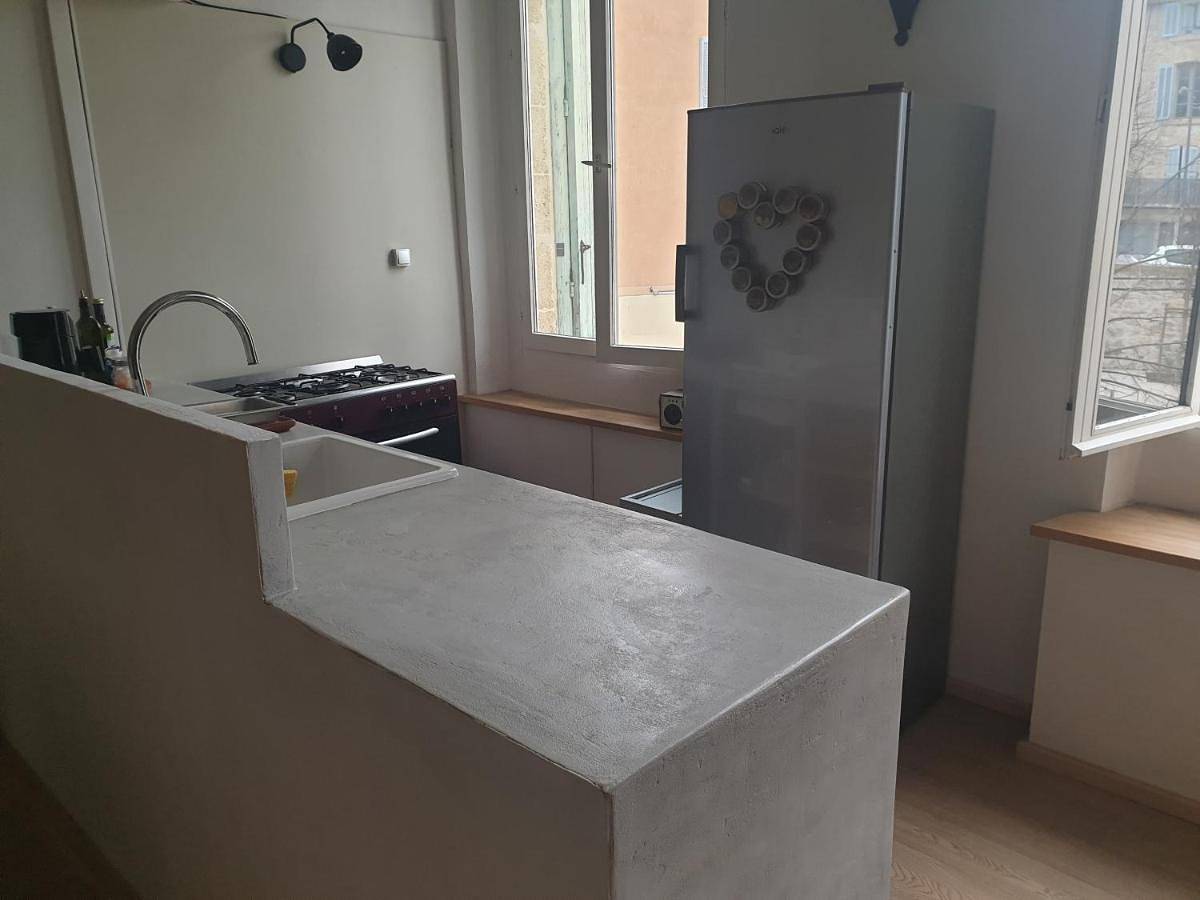 Appartement entier, One-Bedroom Apartment in Lambesc, Région d'Aix-en-Provence