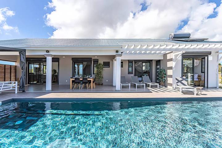 Location de vacances pour 6 personnes, avec vue ainsi que jardin et piscine dans Marie-Galante - 4