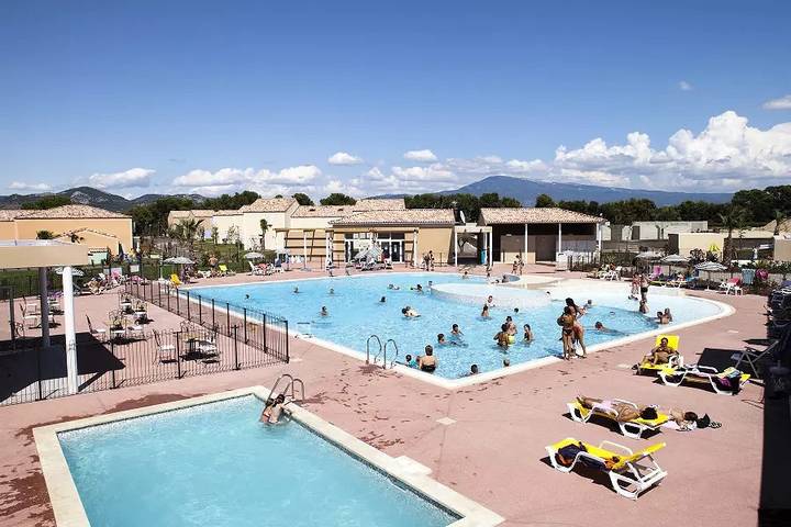 Location de vacances pour 6 personnes, avec piscine et terrasse à Aubignan - 4