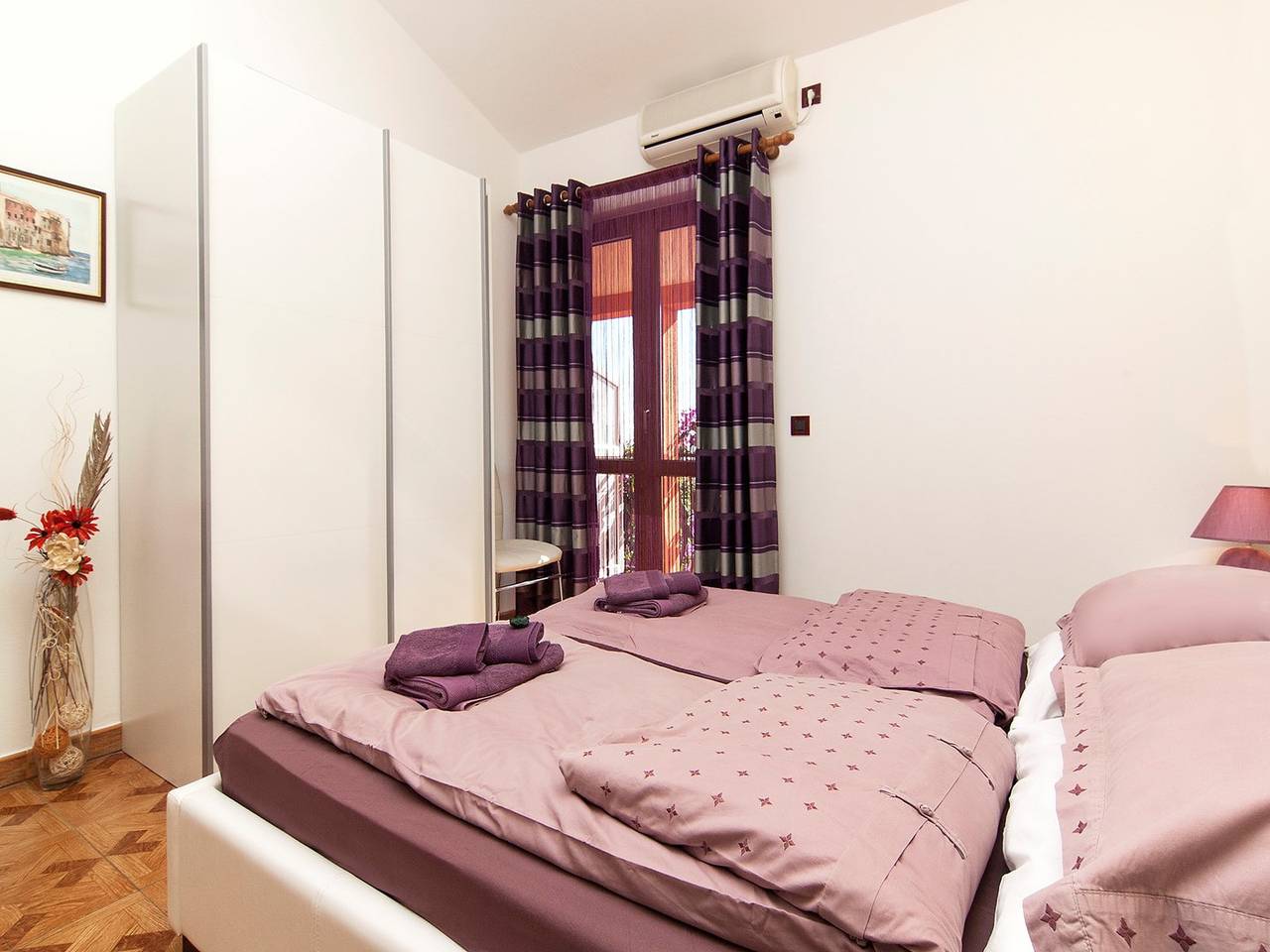 Entire apartment, Studio perfect for couples in peaceful area of Rovinj, just 10 minutes walk from old town in Rovinj, Rovinj region