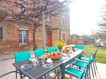 Gîte pour 10 personnes, avec terrasse et jardin à Montchenu