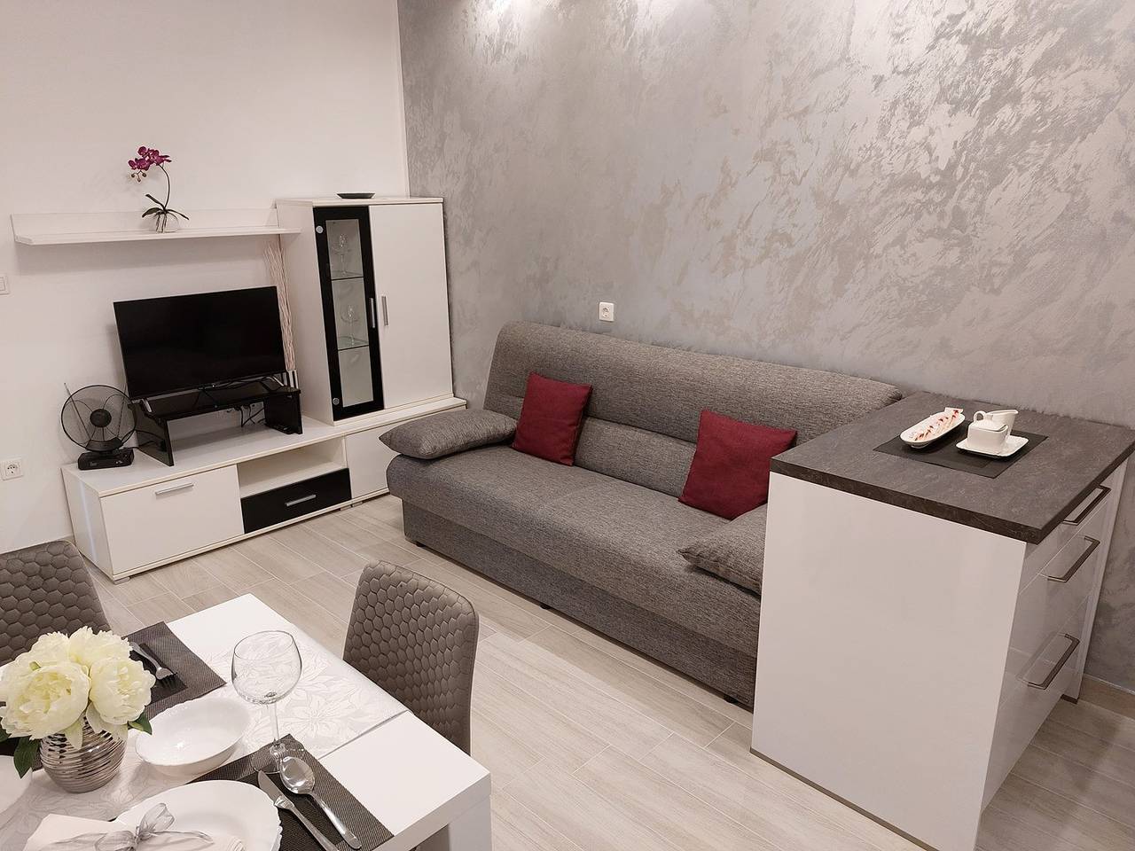 Ganze Wohnung, Modernes Apartment mit Wlan und Klimaanlage im Zentrum von Malinska in Malinska-Dubašnica, Krk