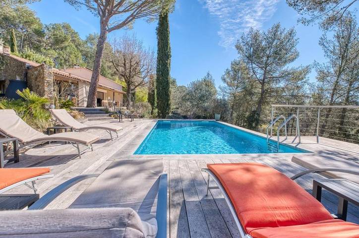 Location de vacances pour 6 personnes, avec vue ainsi que jardin et piscine à Bras - 3