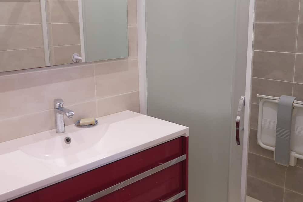 Villa canétoise climatisée, 200 m plage, jardin, plancha, parking, 6 personnes. in Canet-en-Roussillon, Côte d'Améthyste