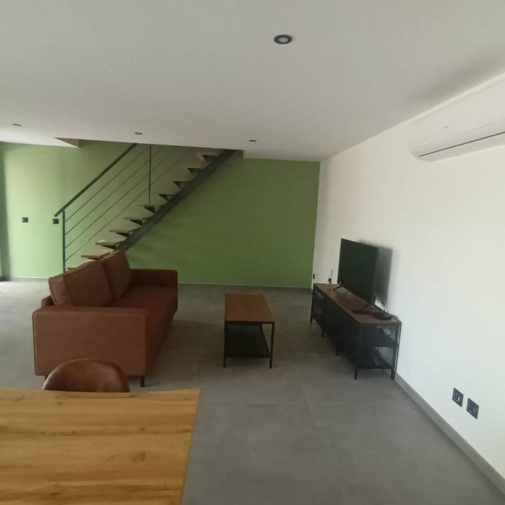 Gîte pour 4 personnes, avec terrasse à Loyettes - 3