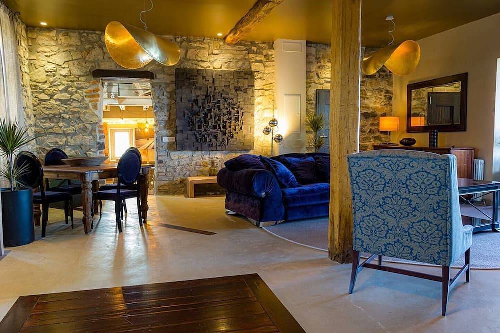 Grand villa on the Cantabrian Sea. Sweeping views, luxurious accommodation in Mutriku, Basque Coast (Spain)