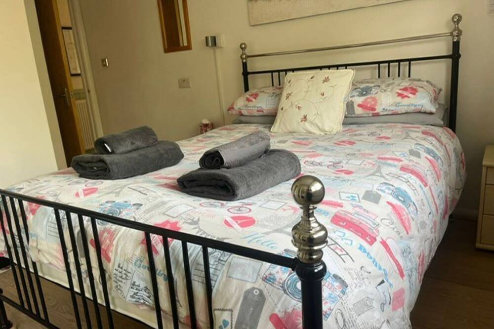 Harpers - sleeps 6 guests  in 3 bedrooms in Burnham Market, Norfolk Coast