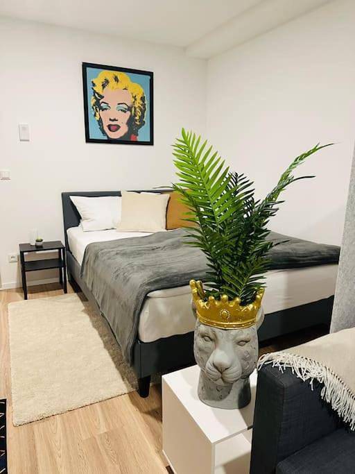 Ferienwohnung für 4 Personen, mit Terrasse und Garten sowie Ausblick in Ochsenfurt
