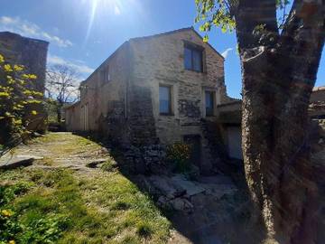 Gîte pour 5 personnes, avec vue et terrasse, animaux acceptés à Vieussan