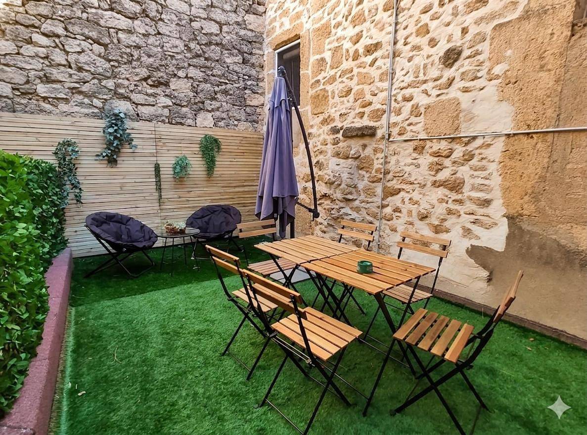 Appartement entier, Chez Léon - Clim' & Patio - Appart Loupian Centre in Loupian, Côte méditerranéenne (France)