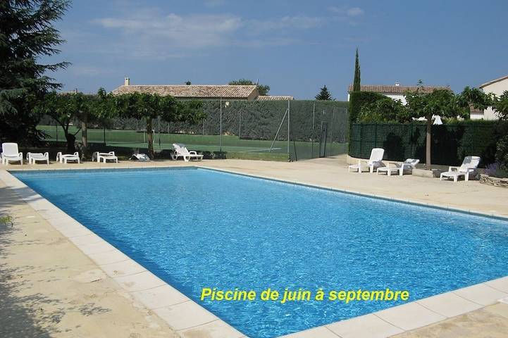 Appartement entier, Uzès à pied 400m centre, Appart. 4 pers. résidence calme, Jardin Tennis Piscine in Uzès, Région de Nîmes