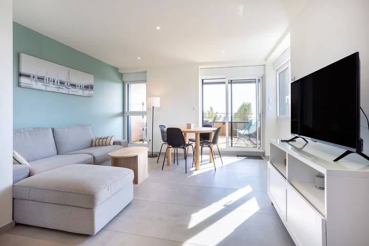 Ganze Wohnung, Apartment 'Le Penfret' mit Meerblick, Gemeinschaftspool und Wlan in La Forêt-Fouesnant, Côte de Cornouaille