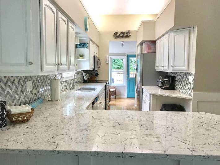 Vacation rental for 14 people, with hot tub and yard in South Haven