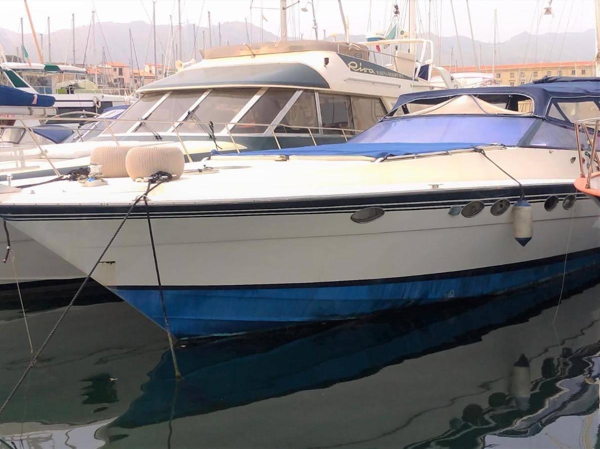 Two-Cabin Boat in Castellammare (Palermo), Palermo Provinz