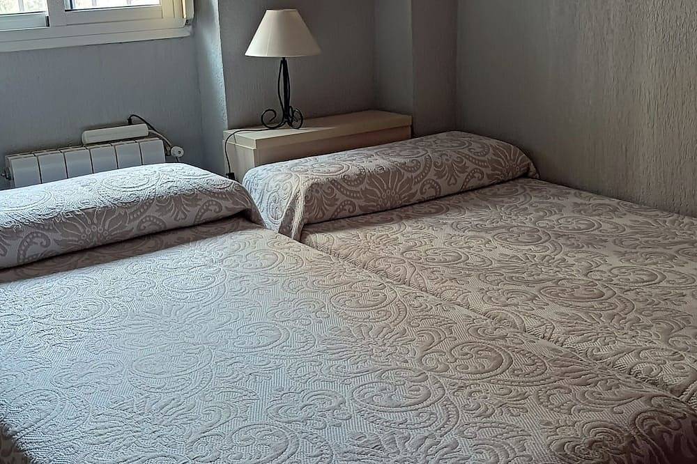 Appartamento intero, Room near university, hospital, park and private parking lot in Huelva, Costa de la Luz