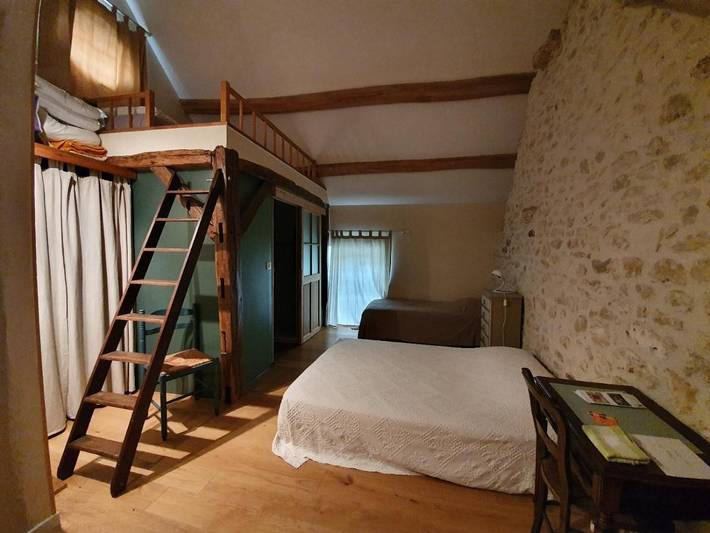Location de vacances pour 4 personnes, avec Terrasse ainsi que Jardin et Vue à Donnemarie-Dontilly