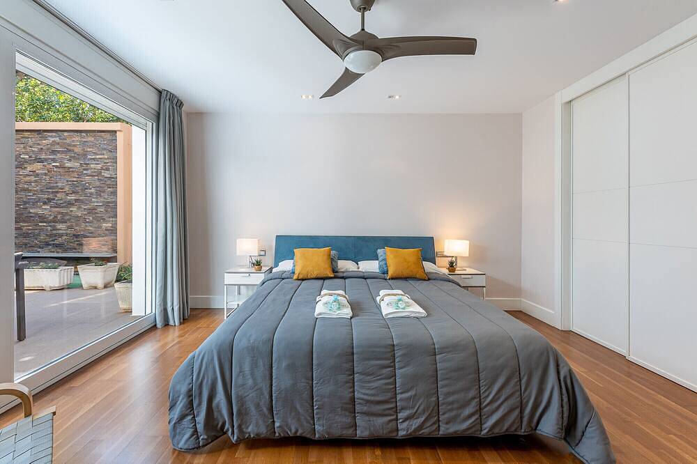 Modern villa in Playamar for 10 in Torremolinos, Costa del Sol