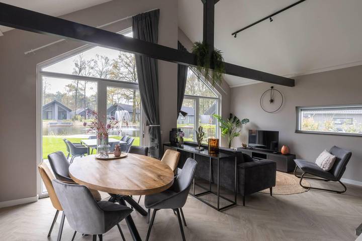 Vakantiepark Latour — Ecovilla Waterzicht Comfort met Sauna & Buitendouche | 6 personen in Oirschot, Nordbrabant