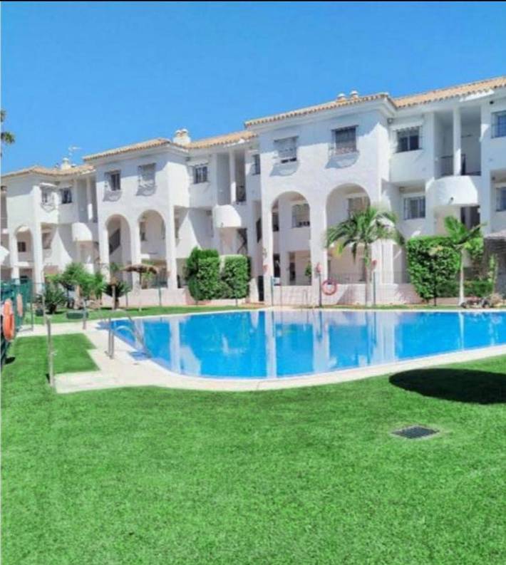Apartamento para 4 personas, con vistas además de piscina y jardín en Sancti Petri