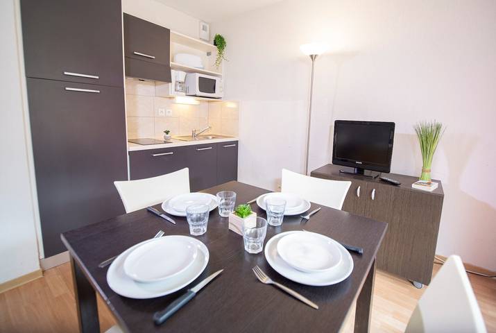Location de vacances pour 4 personnes, avec Balcon et Piscine dans Hautes-Alpe - 2