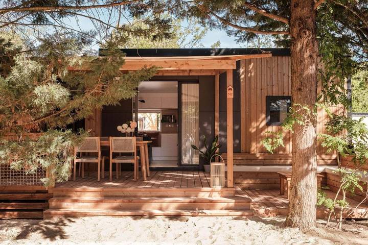 Location de vacances pour 2 personnes, avec Terrasse et Jardin ainsi que Bassin pour enfant et Piscine dans Marennes-Plage