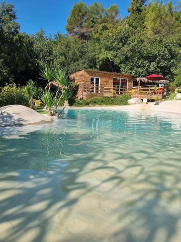 Maison de campagne pour 4 personnes, avec piscine ainsi que jardin et vue, animaux acceptés à L'Escarène