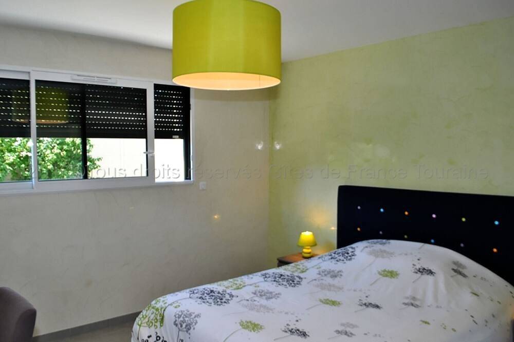 Casa moderna y funcional con piscina cubierta en Tours in Tours, Región de Tours