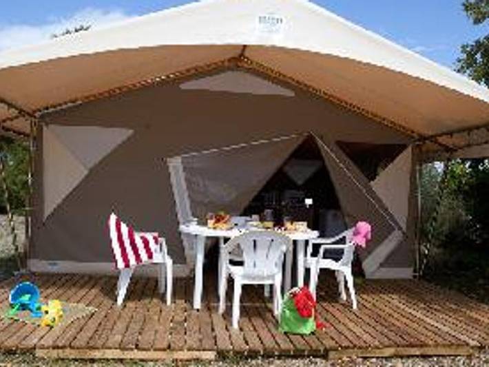 Village Vacances Cévéo Mimizan Plage - Bungalow toilé 4 personnes in Mimizan, Côte d’Argent
