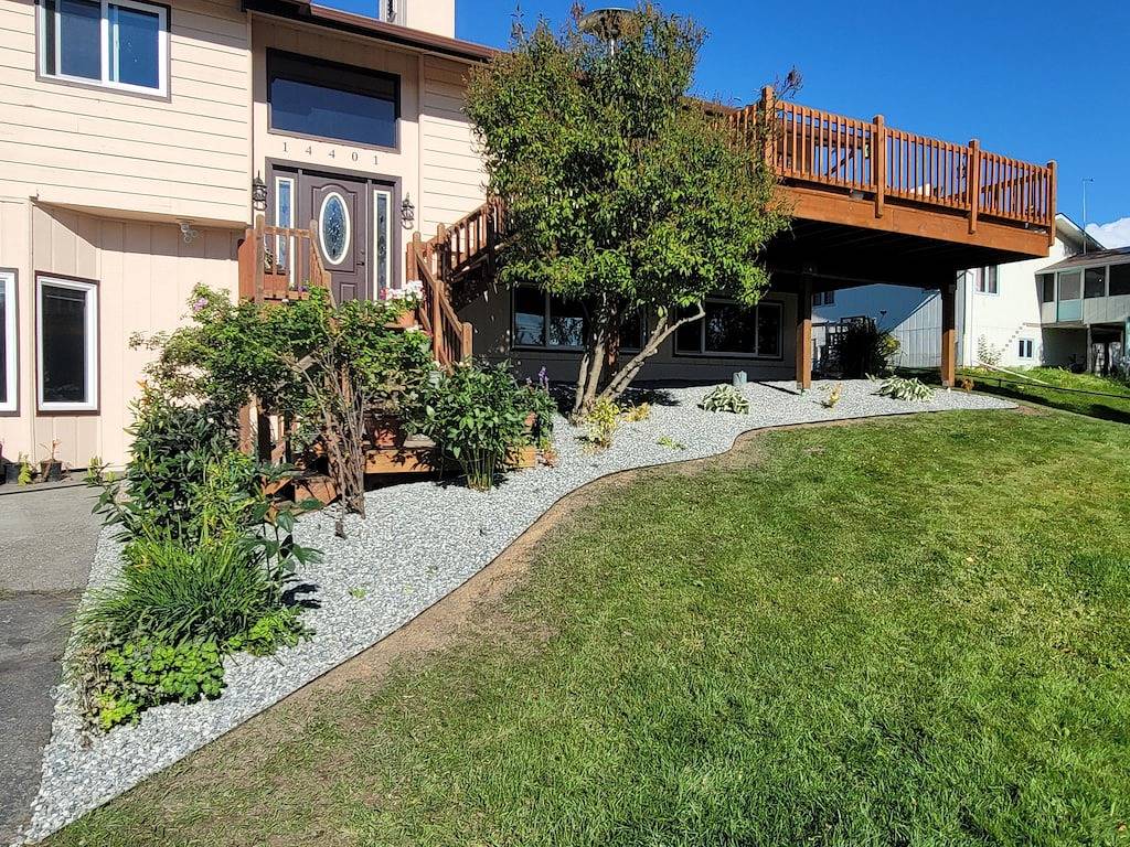 Private suite in an Owner occupied home with views of the Chugach Mountains. in Anchorage, Alaska