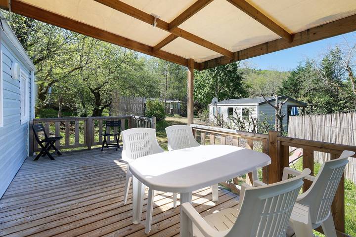 Mobil home pour 6 personnes, avec jardin et bassin pour enfant, adapté aux familles à Bouzic - 2