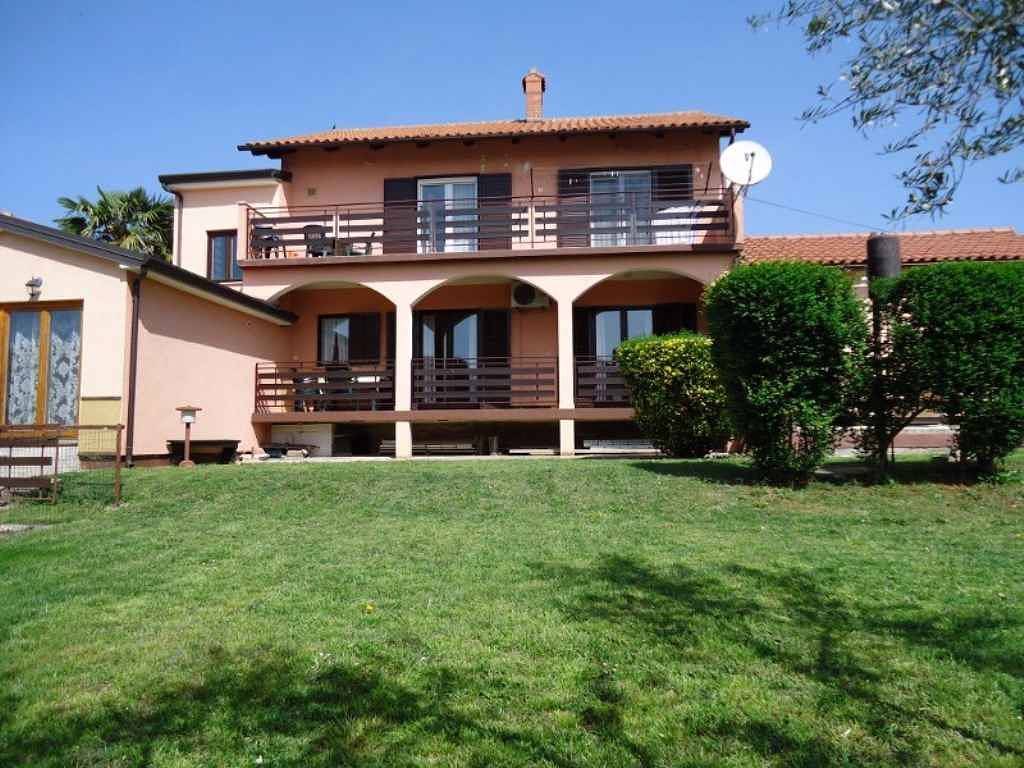 Entire vacation apartment, Holiday apartment in a quiet and green location in Novigrad, Umag Region