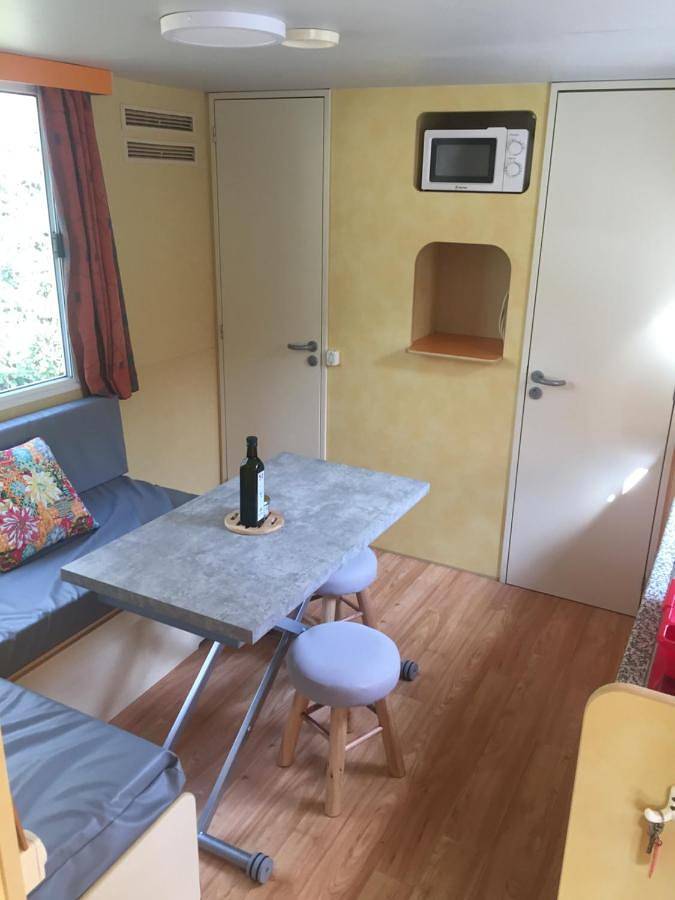 Gîte pour 4 personnes, avec vue et terrasse, animaux acceptés à Chalencon - 2