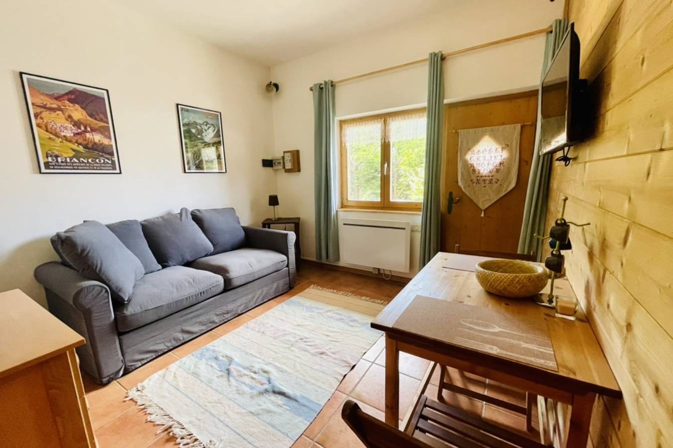 Entire studio, Gîte Studio With Terrace Close To The City! in Briançon, Serre Chevalier
