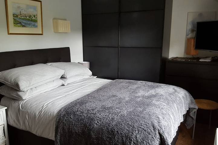 Entire apartment, Comfortable town pad with a river view in Peebles, Scottish Borders